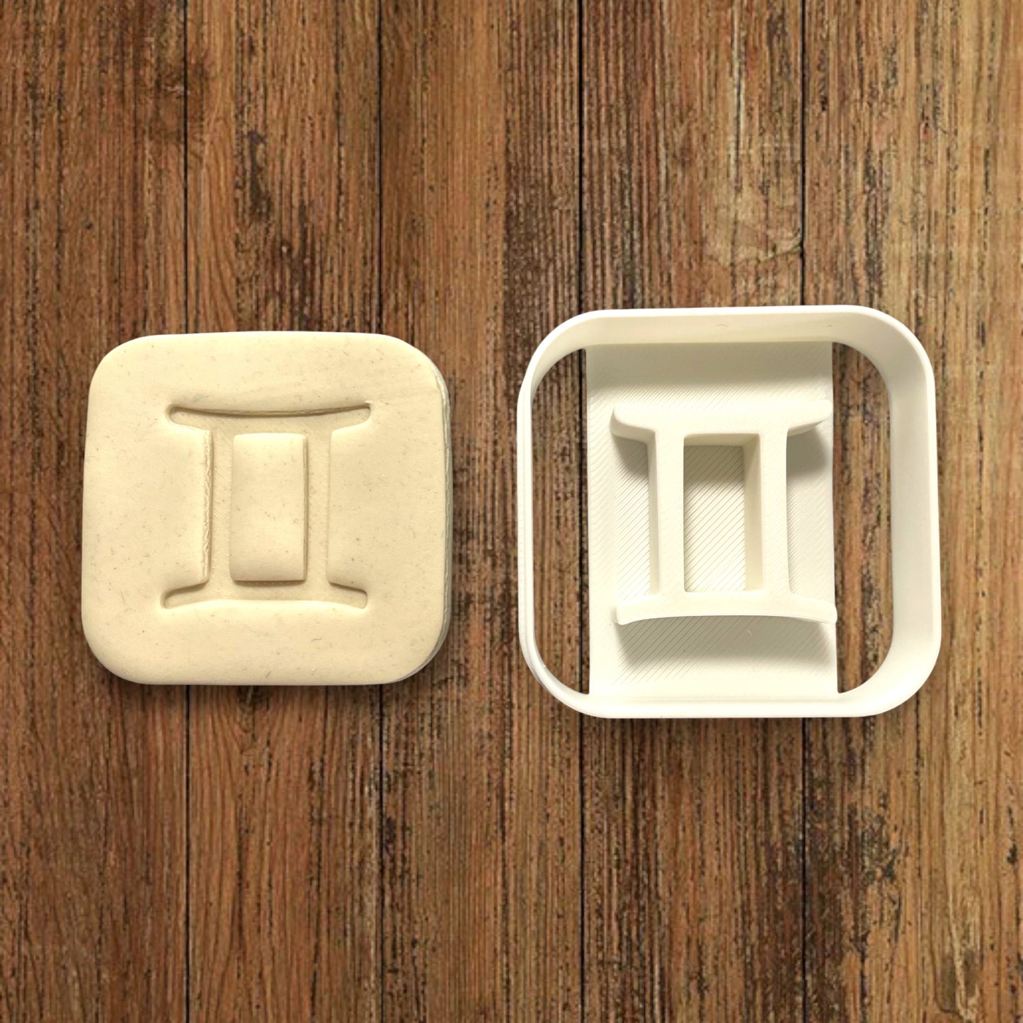 Emporte-pièce Signe Astrologie Gemeaux dim 5x5 cm - pour réalisation biscuits sablés -Décoration gâteau-Fait maison-France 3D