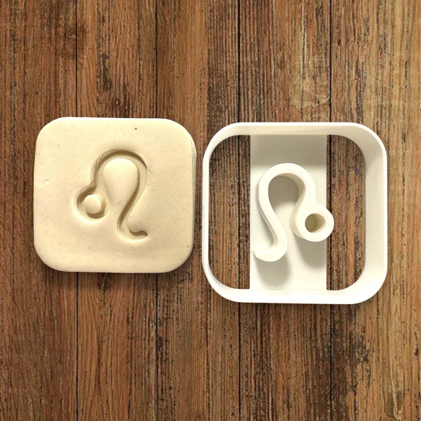 Emporte-pièce Signe Astrologie Lion dim 5x5 cm - pour réalisation biscuits sablés -Décoration gâteau-Fait maison-France 3D