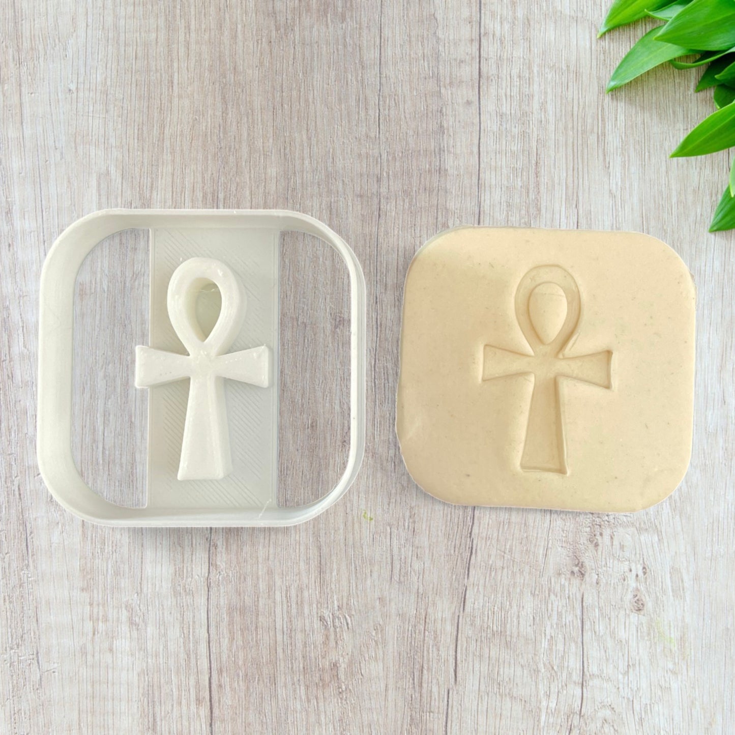 Emporte pièce hieroglyphe pour la réalisaton de biscuit sablé, patisserie, pate à sucre -Décoration gateau-Fait maison- ELACE