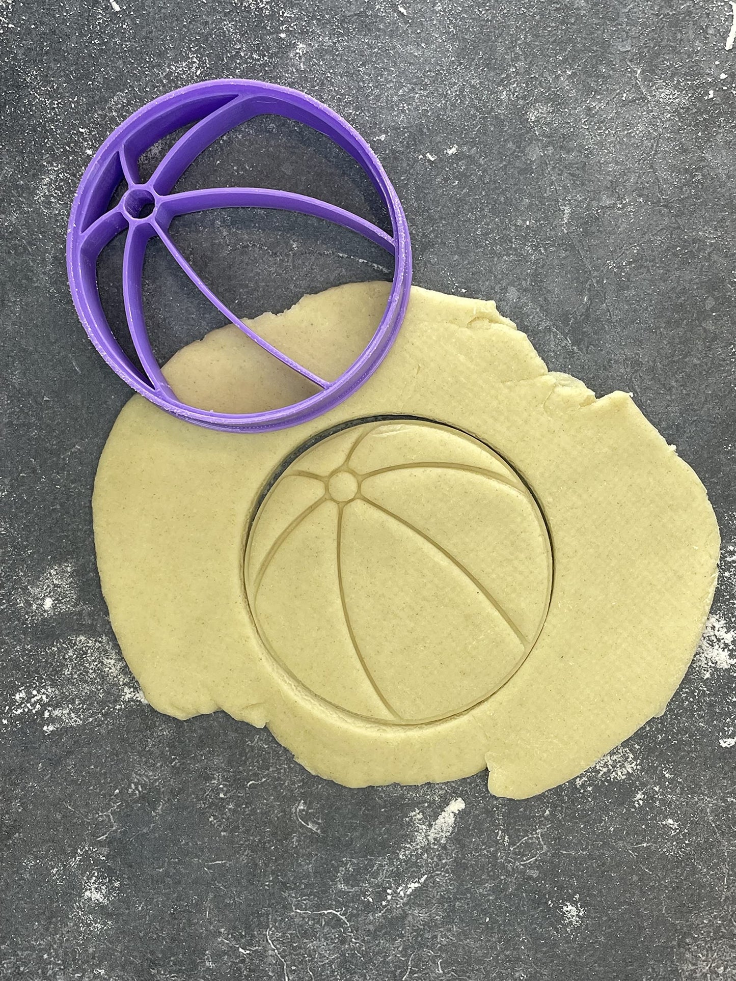 Emporte pièce Ballon plage - Forme - pour la réalisaton de biscuit sablé, patisserie, pate à sucre -Décoration gateau-Fait maison- ELACE