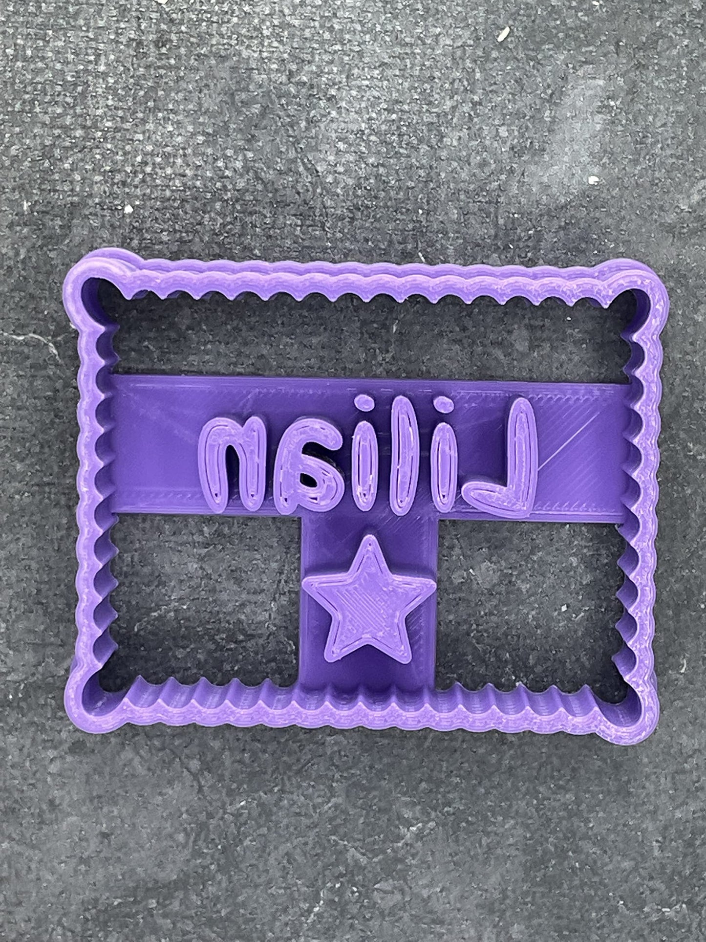 Emporte pièce -Biscuit prénom + motif étoile - Personnalisation - pour la réalisaton de biscuit sablé, patisserie, pate à sucre -Décoration gateau-Fait maison- ELACE