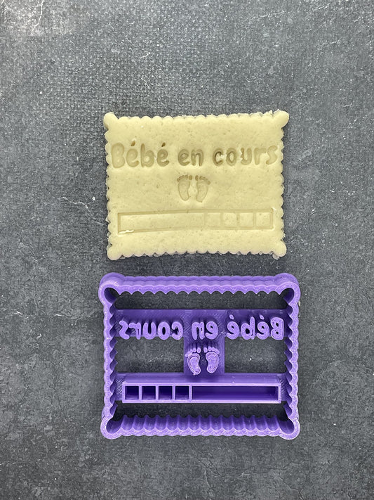Emporte pièce - Bébé en cours - Message - pour la réalisaton de biscuit sablé, patisserie, pate à sucre -Décoration gateau-Fait maison- ELACE
