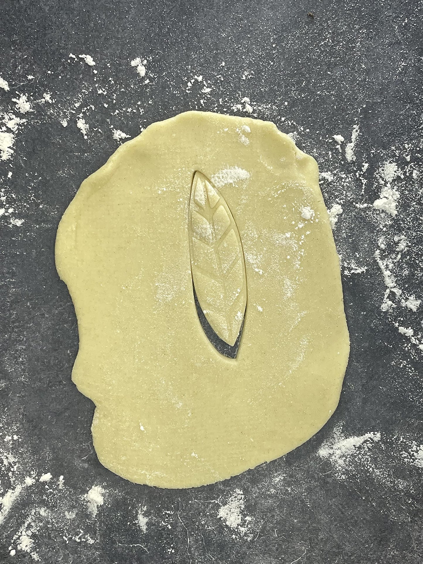 Emporte pièce Feuille allongée - Forme - pour la réalisaton de biscuit sablé, patisserie, pate à sucre -Décoration gateau-Fait maison- ELACE