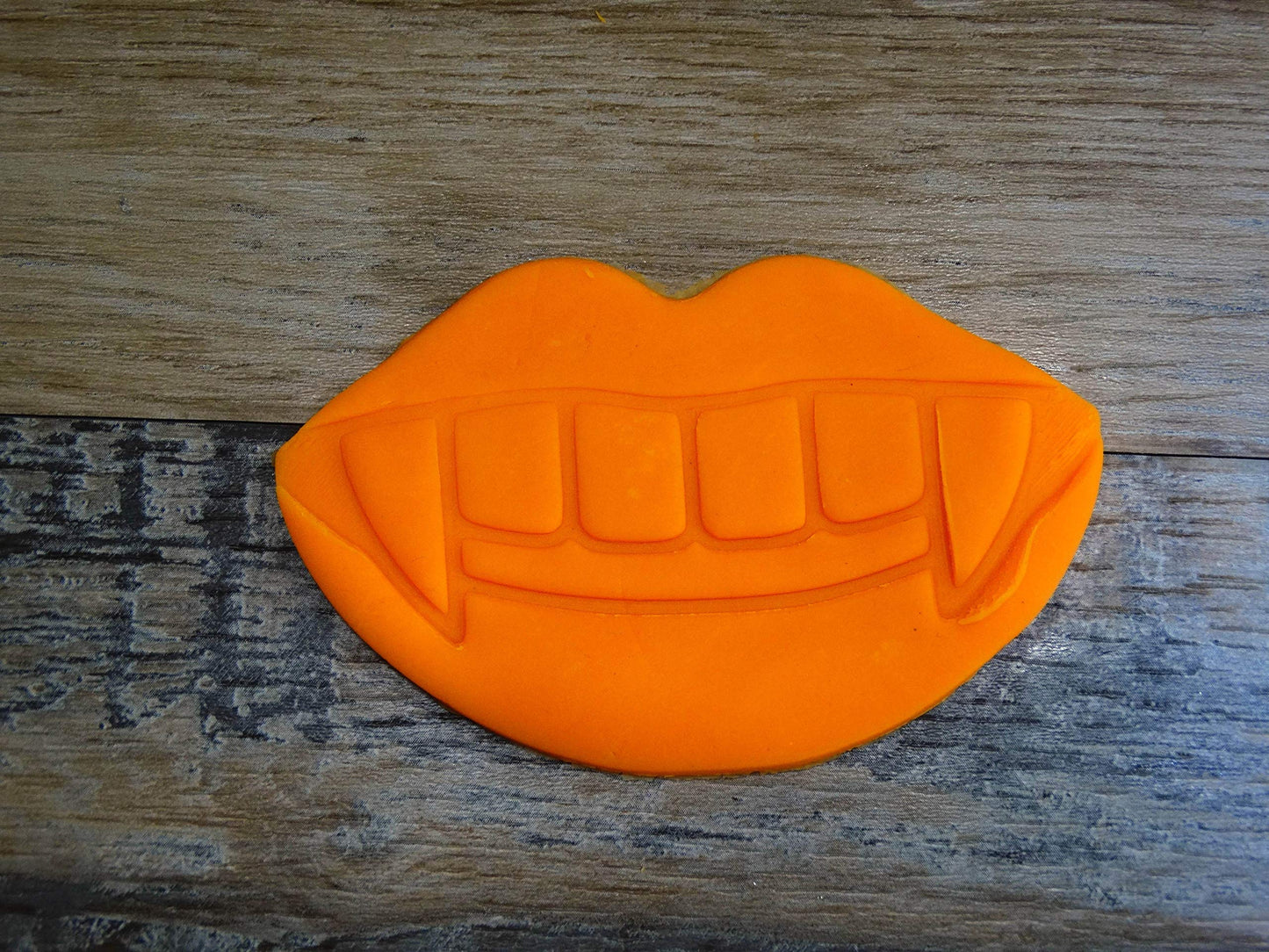 ELACE - Emporte-pièce thème HALLOWEEN motif BOUCHE DE VAMPIRE pour la patisserie, sablé, biscuit, pâte à sucre, pâte à modeler-Décoration gâteau-Fait en France ELACE3D