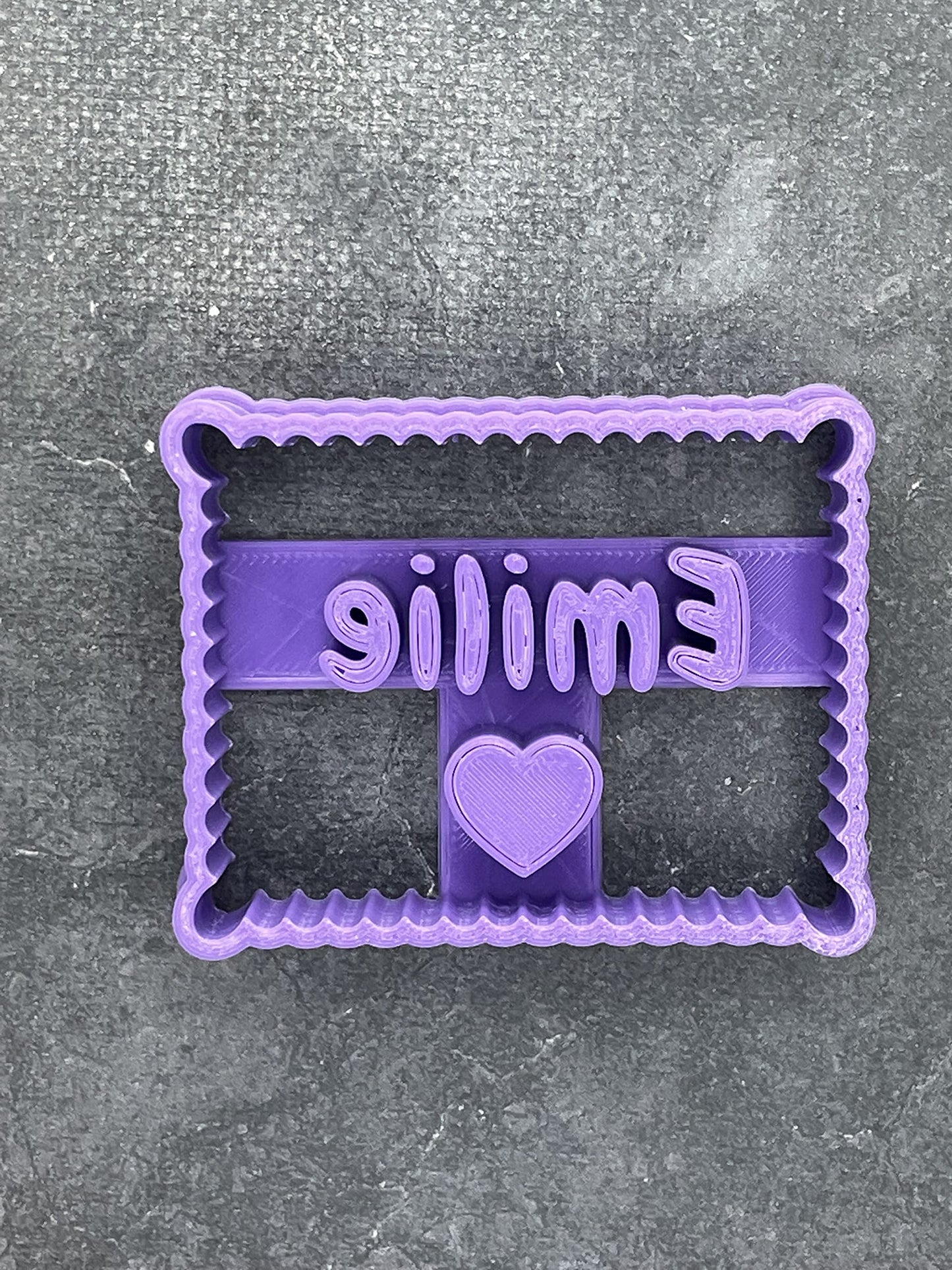 Emporte pièce -Biscuit prénom + motif coeur - Personnalisation - pour la réalisaton de biscuit sablé, patisserie, pate à sucre -Décoration gateau-Fait maison- ELACE