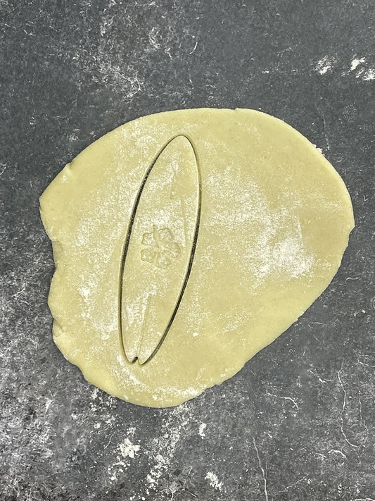 Emporte pièce Surf - Forme - pour la réalisaton de biscuit sablé, patisserie, pate à sucre -Décoration gateau-Fait maison- ELACE