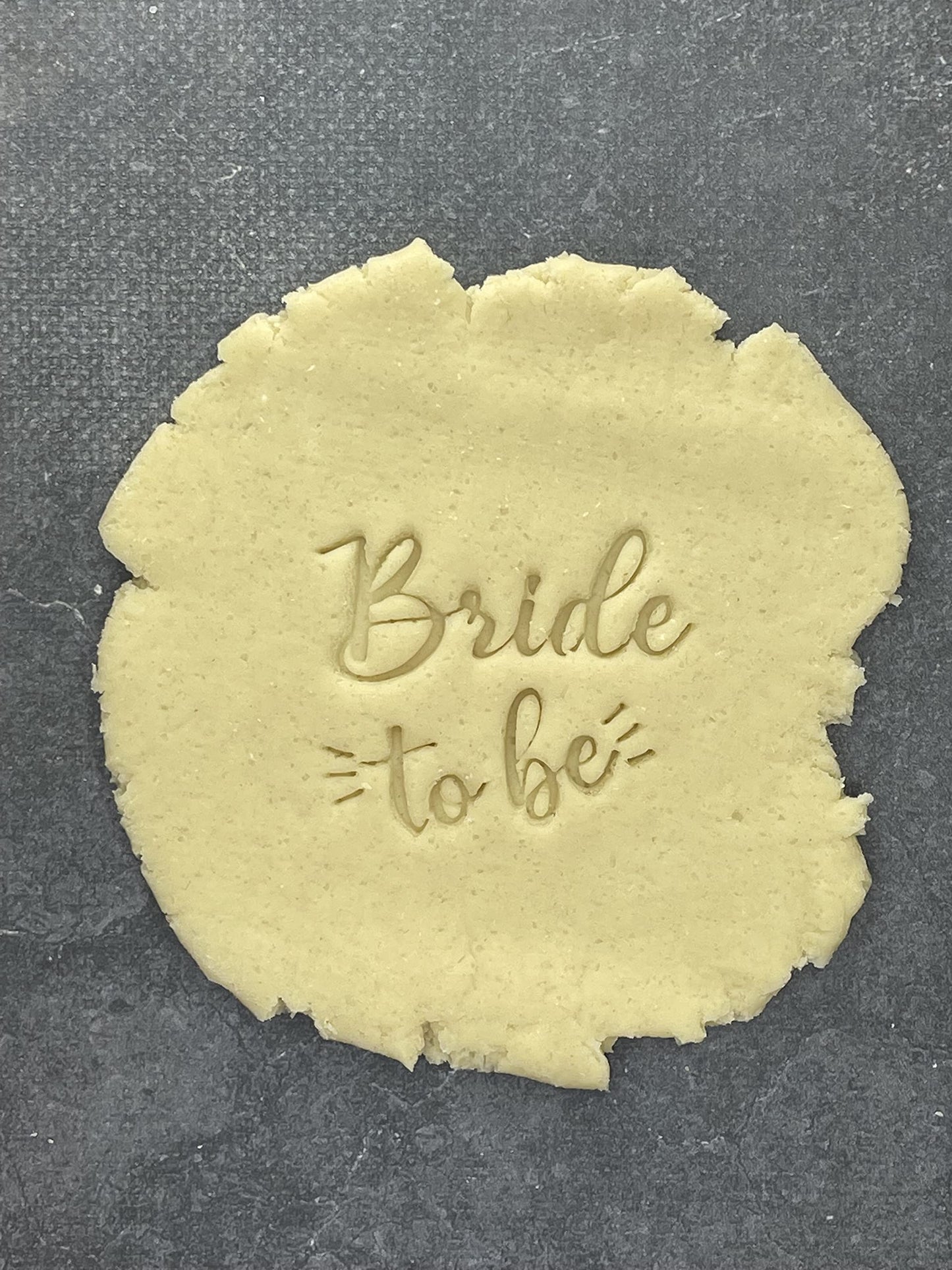 Tampon - Bride to be - Message - pour la réalisaton de biscuit sablé, patisserie, pate à sucre -Décoration gateau-Fait maison- ELACE