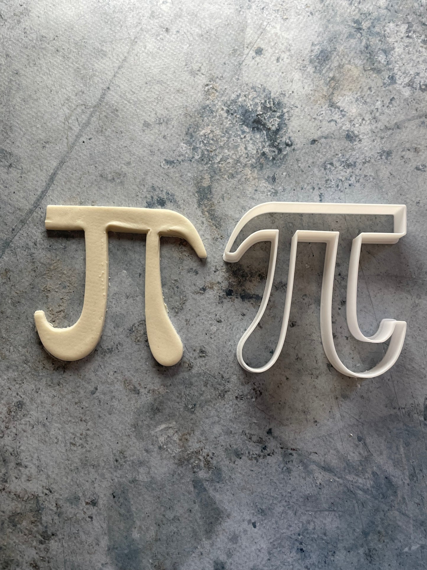 Emporte-pièce - Lettre Pi -  pâte à sucre, pâte à modeler-Décoration gâteau-Fait maison-France 3D