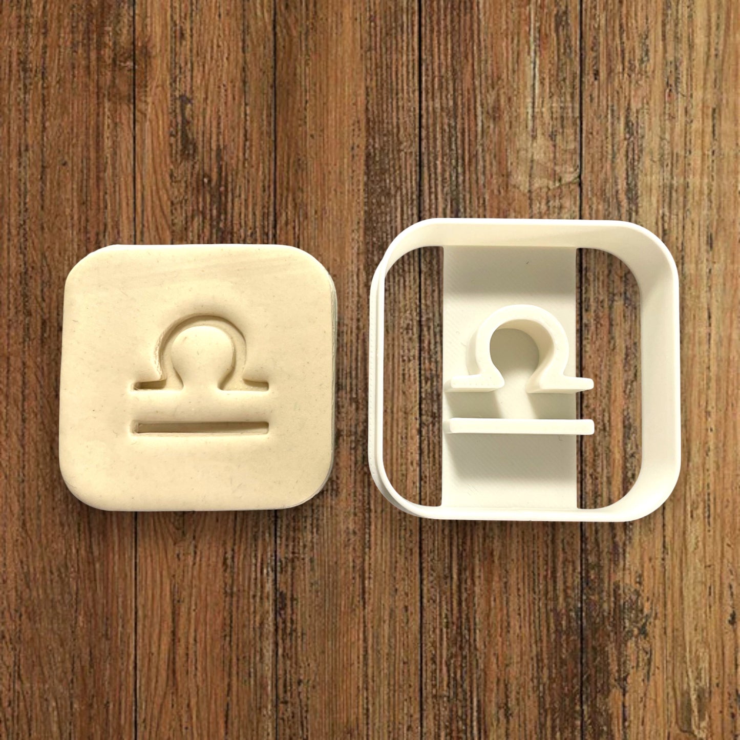 Emporte-pièce Signe Astrologie Balance dim 5x5 cm - pour réalisation biscuits sablés -Décoration gâteau-Fait maison-France 3D
