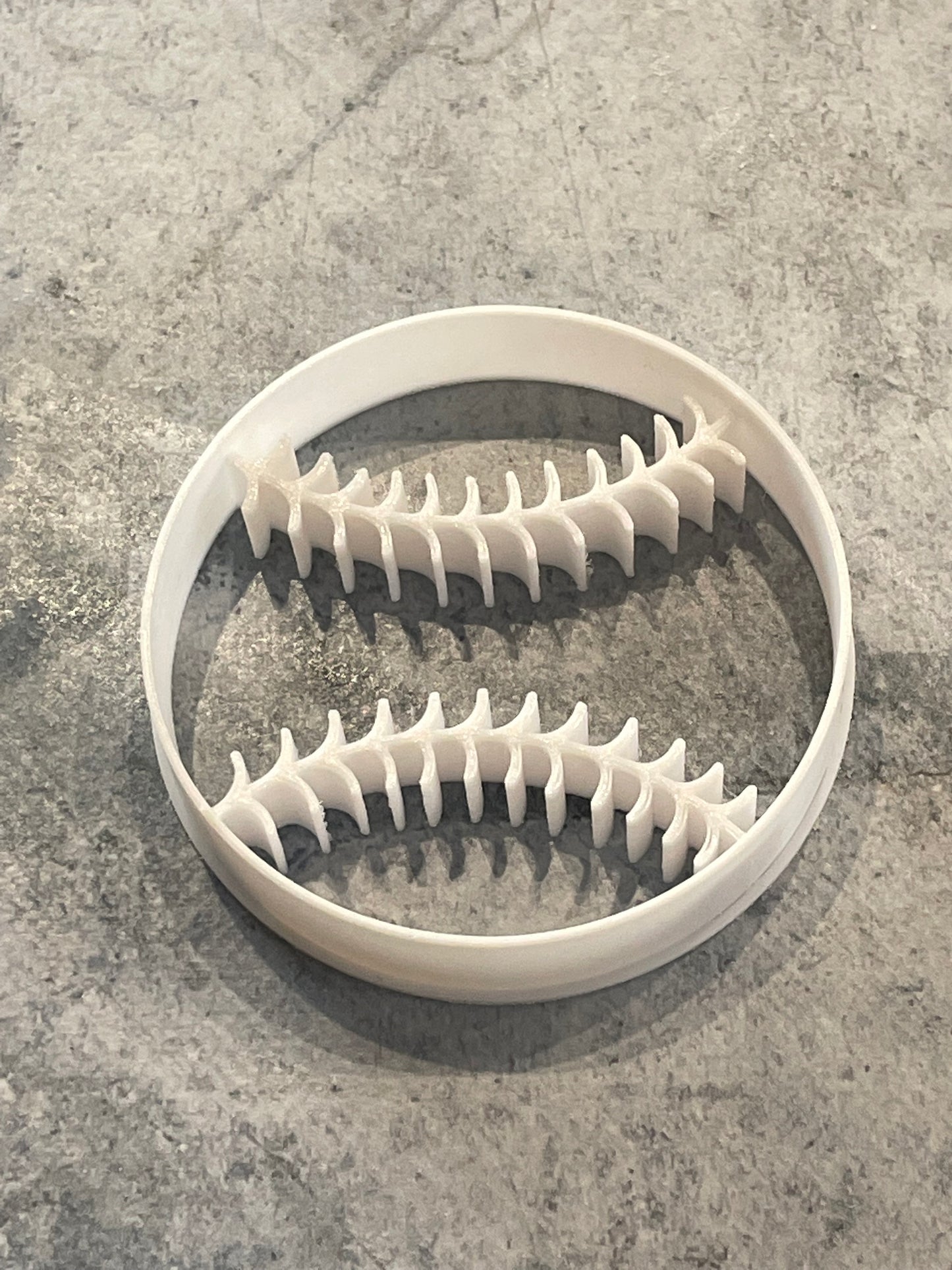 Emporte pièce Balle baseball   - Forme - pour la réalisaton de biscuit sablé, patisserie, pate à sucre -Décoration gateau-Fait maison- ELACE