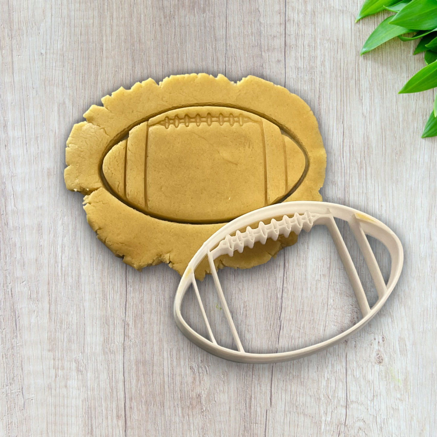 Emporte pièce Ballon NFL - Forme - pour la réalisaton de biscuit sablé, patisserie, pate à sucre -Décoration gateau-Fait maison- ELACE