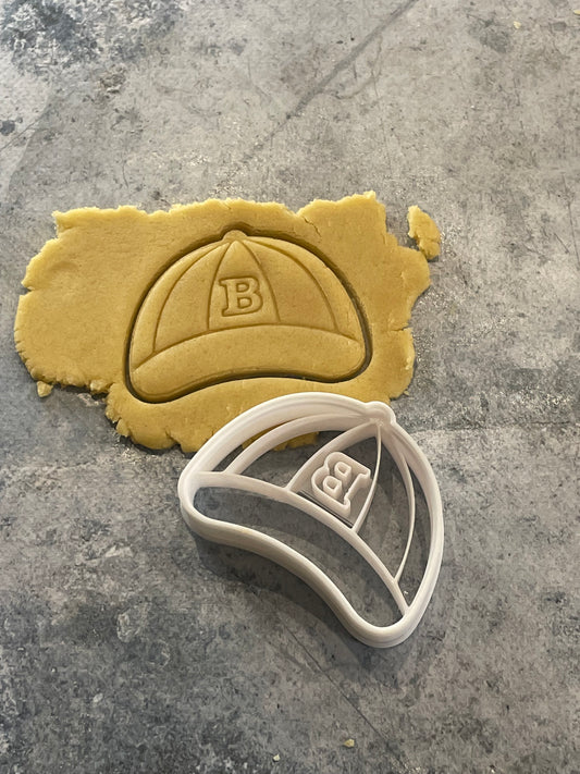 Emporte pièce casquette baseball   - Forme - pour la réalisaton de biscuit sablé, patisserie, pate à sucre -Décoration gateau-Fait maison- ELACE