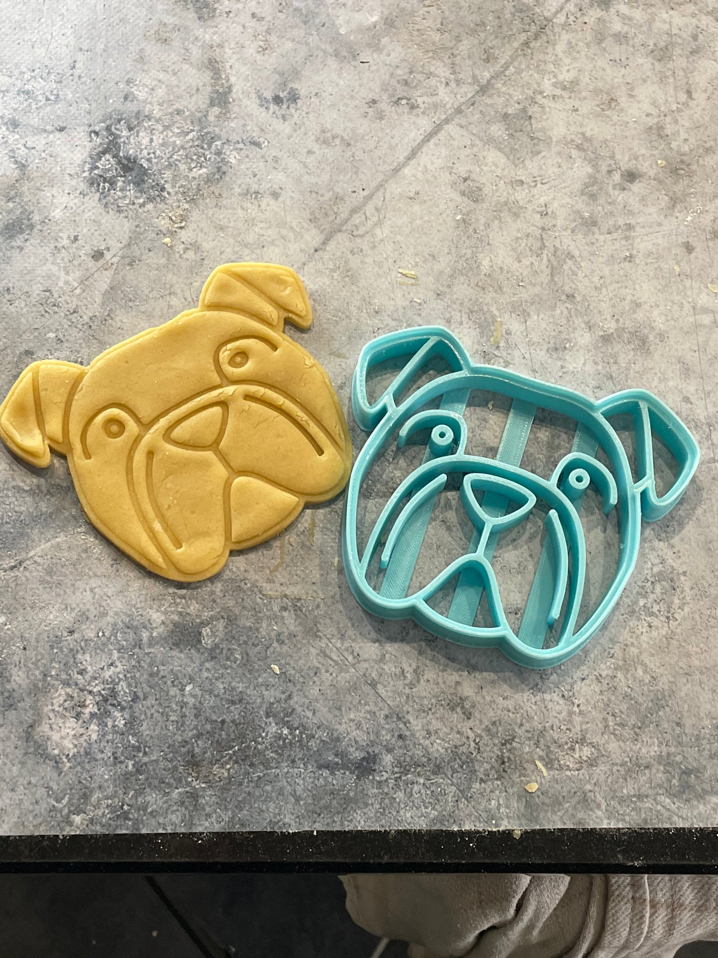 Emporte pièce chien bulldog - Forme - pour la réalisaton de biscuit sablé, patisserie, pate à sucre -Décoration gateau-Fait maison- ELACE