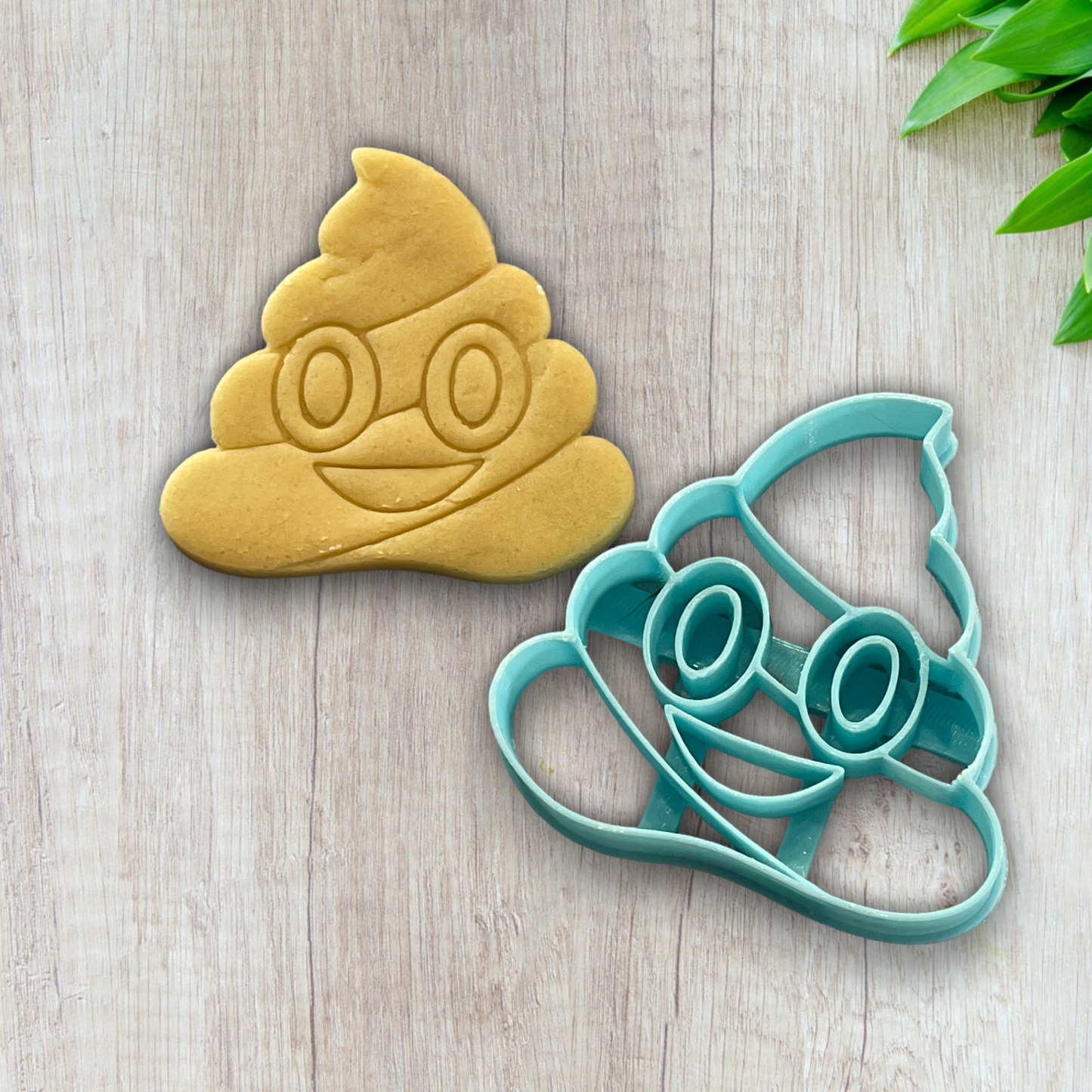 Emporte pièce crotte emoji - Forme - pour la réalisaton de biscuit sablé, patisserie, pate à sucre -Décoration gateau-Fait maison- ELACE