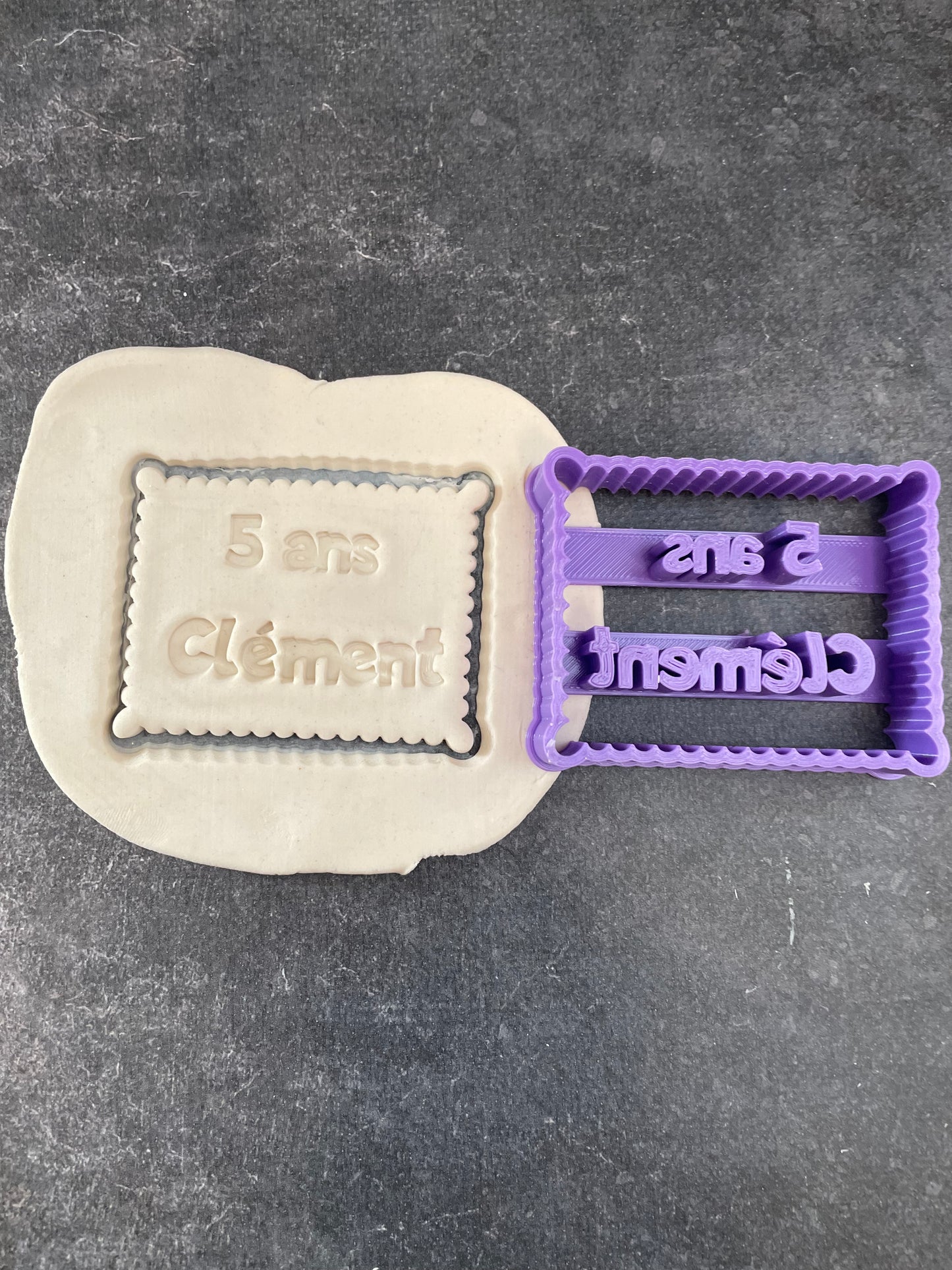 Emporte-pièce - Biscuit prénom + age anniversaire à personnaliser - pâte à sucre, pâte à modeler-Décoration gâteau-Fait maison-France 3D