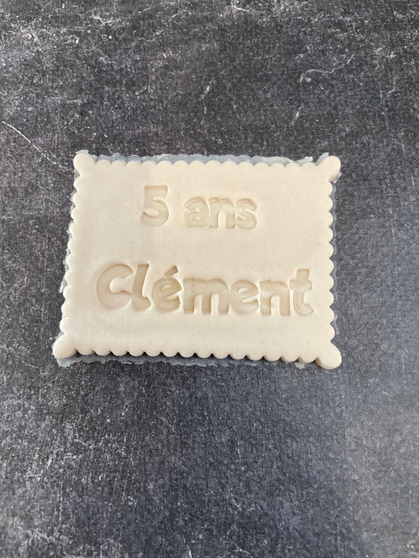 Emporte-pièce - Biscuit prénom + age anniversaire à personnaliser - pâte à sucre, pâte à modeler-Décoration gâteau-Fait maison-France 3D
