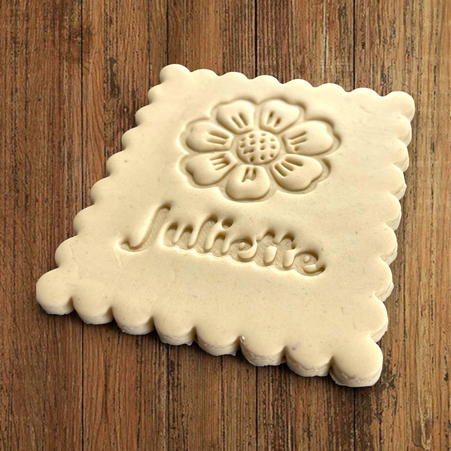 Emporte-pièce  Fleur à personnaliser dim 7x6.5cm - biscuits sablés pâte à modeler-Décoration gâteau-Fait maison-France 3D