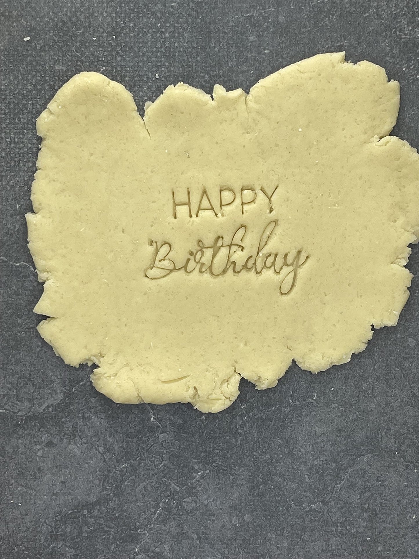 Tampon - Happy Birthday - Message - pour la réalisaton de biscuit sablé, patisserie, pate à sucre -Décoration gateau-Fait maison- ELACE