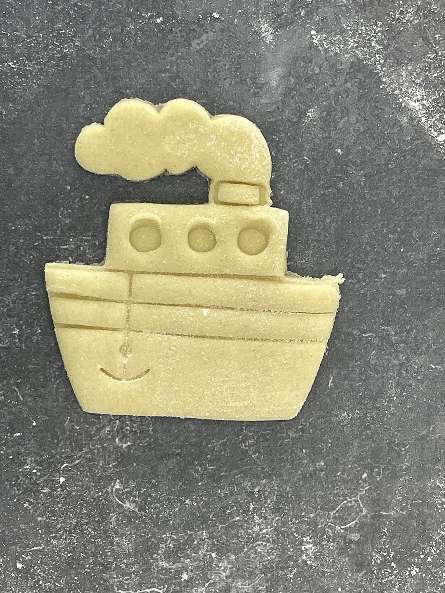 Emporte pièce Bateau vapeur -Vehicule - pour la réalisaton de biscuit sablé, patisserie, pate à sucre -Décoration gateau-Fait maison- ELACE