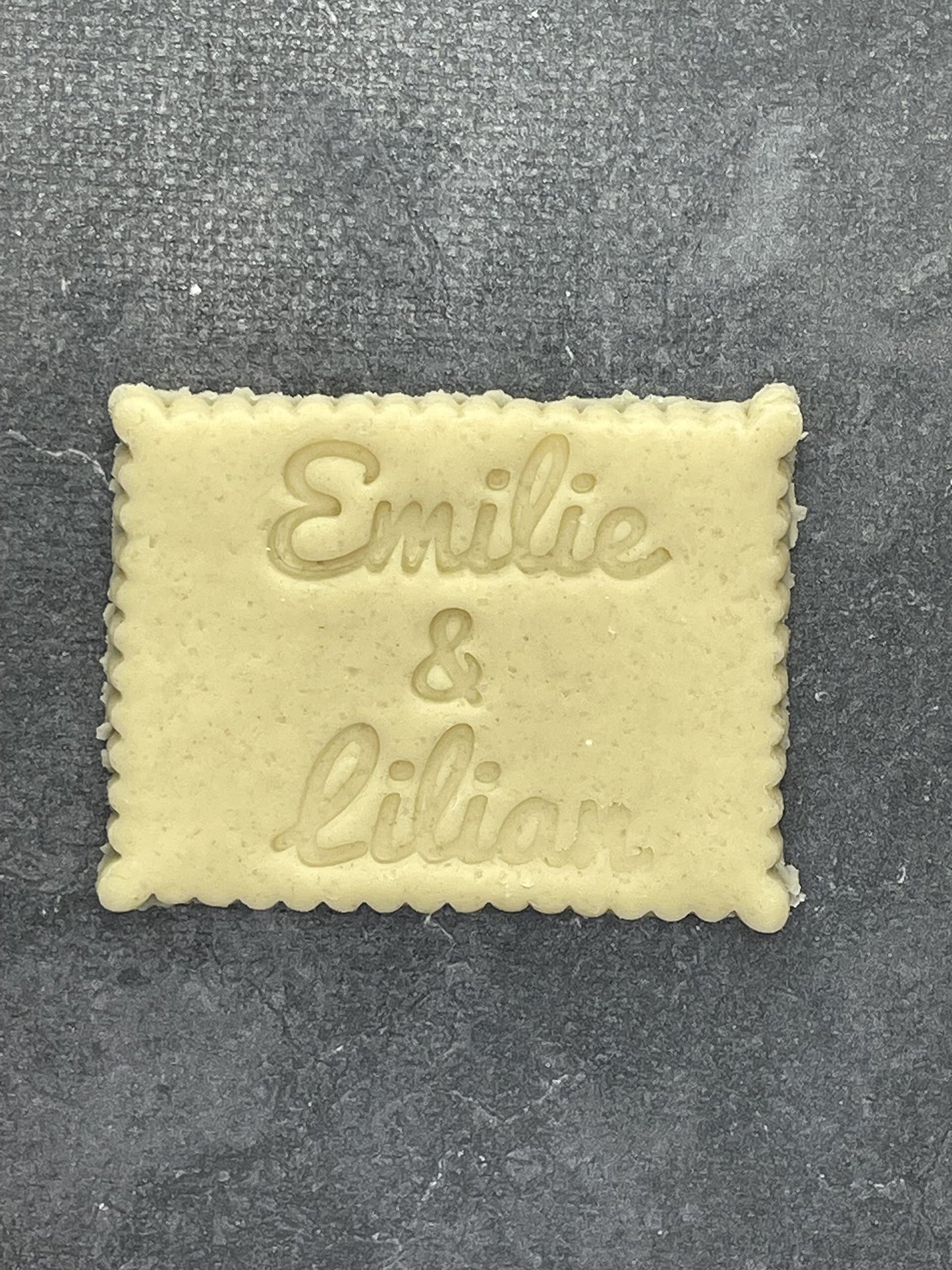 Emporte pièce -Biscuit 2 prénom - Personnalisation - pour la réalisaton de biscuit sablé, patisserie, pate à sucre -Décoration gateau-Fait maison- ELACE