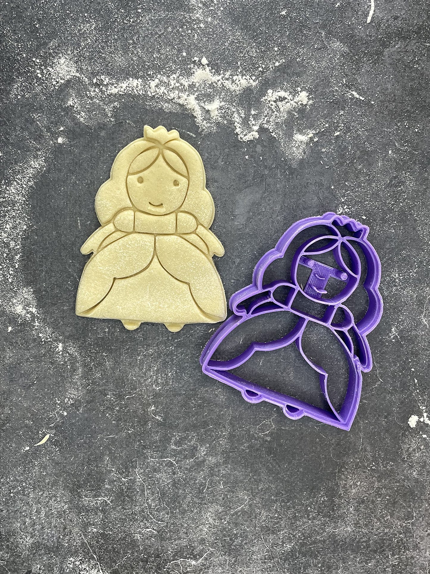 Emporte pièce Princesse - Forme - pour la réalisaton de biscuit sablé, patisserie, pate à sucre -Décoration gateau-Fait maison- ELACE