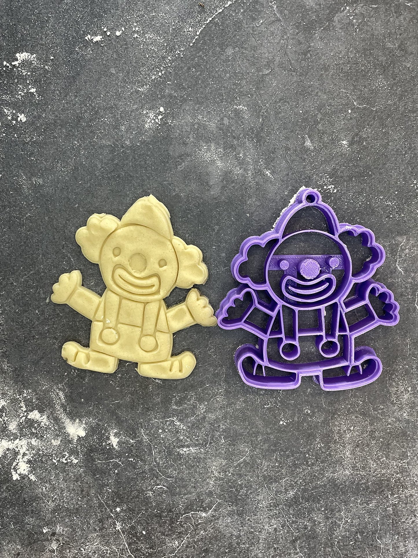 Emporte pièce Clown - Forme - pour la réalisaton de biscuit sablé, patisserie, pate à sucre -Décoration gateau-Fait maison- ELACE